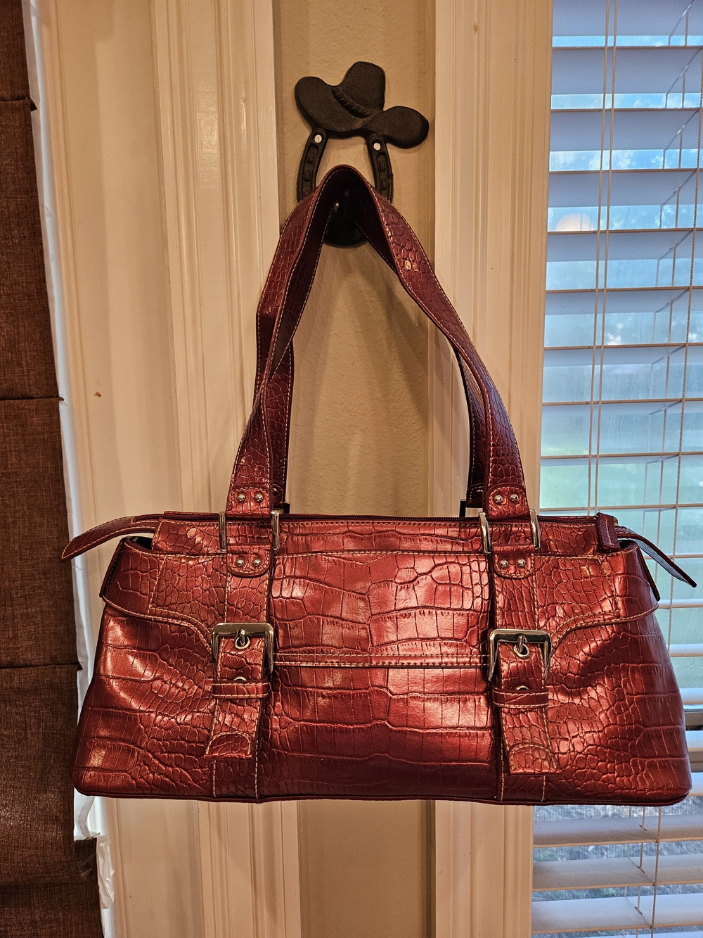 Vintage Women’s Croc-Embossed Shoulder Bag in Deep Red Double Buckle Stunning